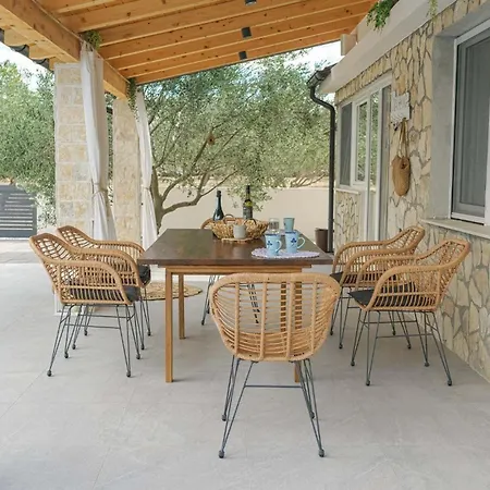 Holiday home Lovely In