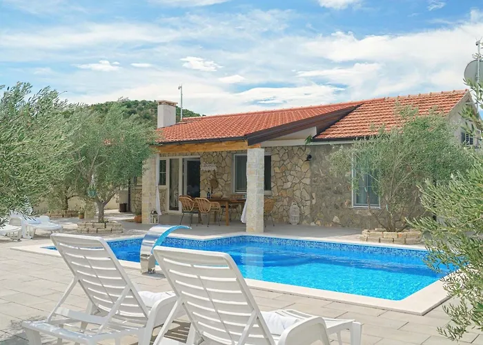 בית נופש Lovely In *