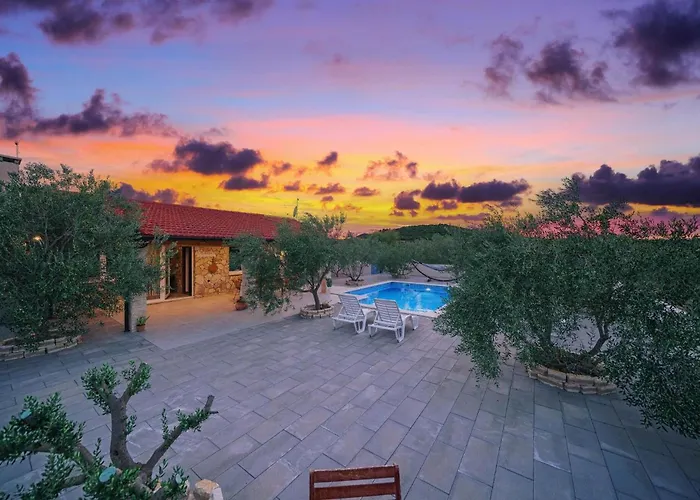 בית נופש Lovely In *